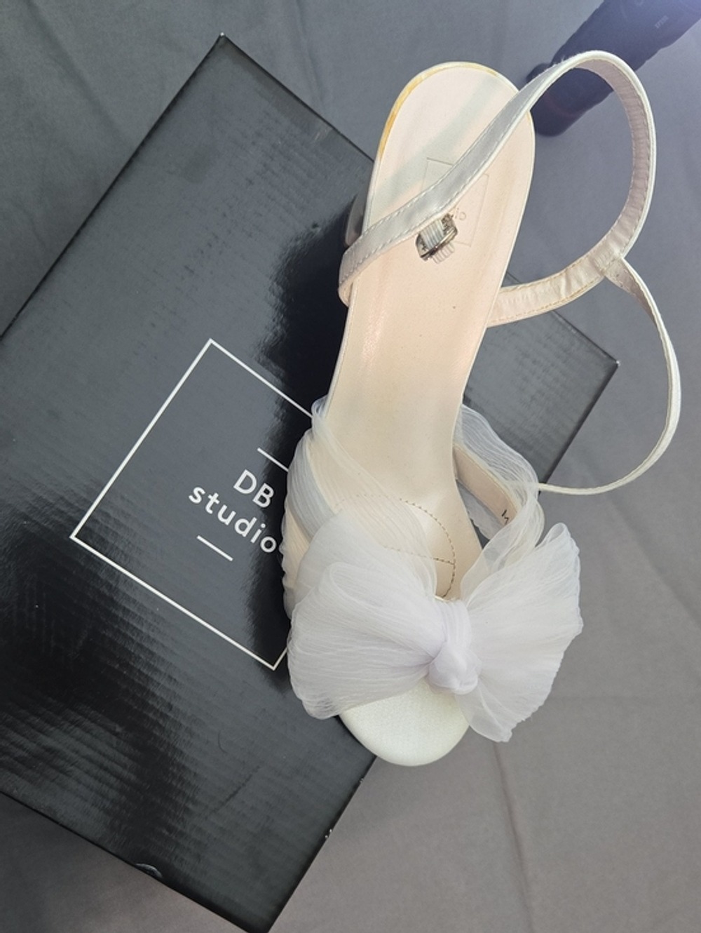 DB Studio White Bow Ankle-Strap Women's Sandal Comes With Bag And Shoe Box